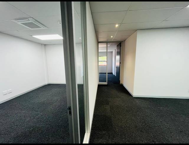 250M² OFFICE TO LET IN FOURWAYS